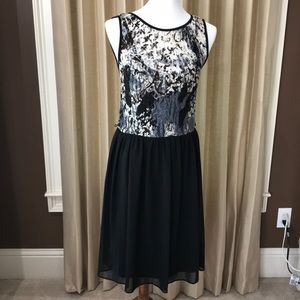 Beautiful lace detail black dress